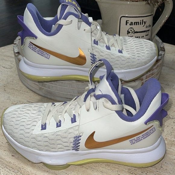 NIKE LeBron Witness 5 EP 'Summit White Metallic Bronze' CQ9381-102 Woman’s Sz 7 - Picture 14 of 16